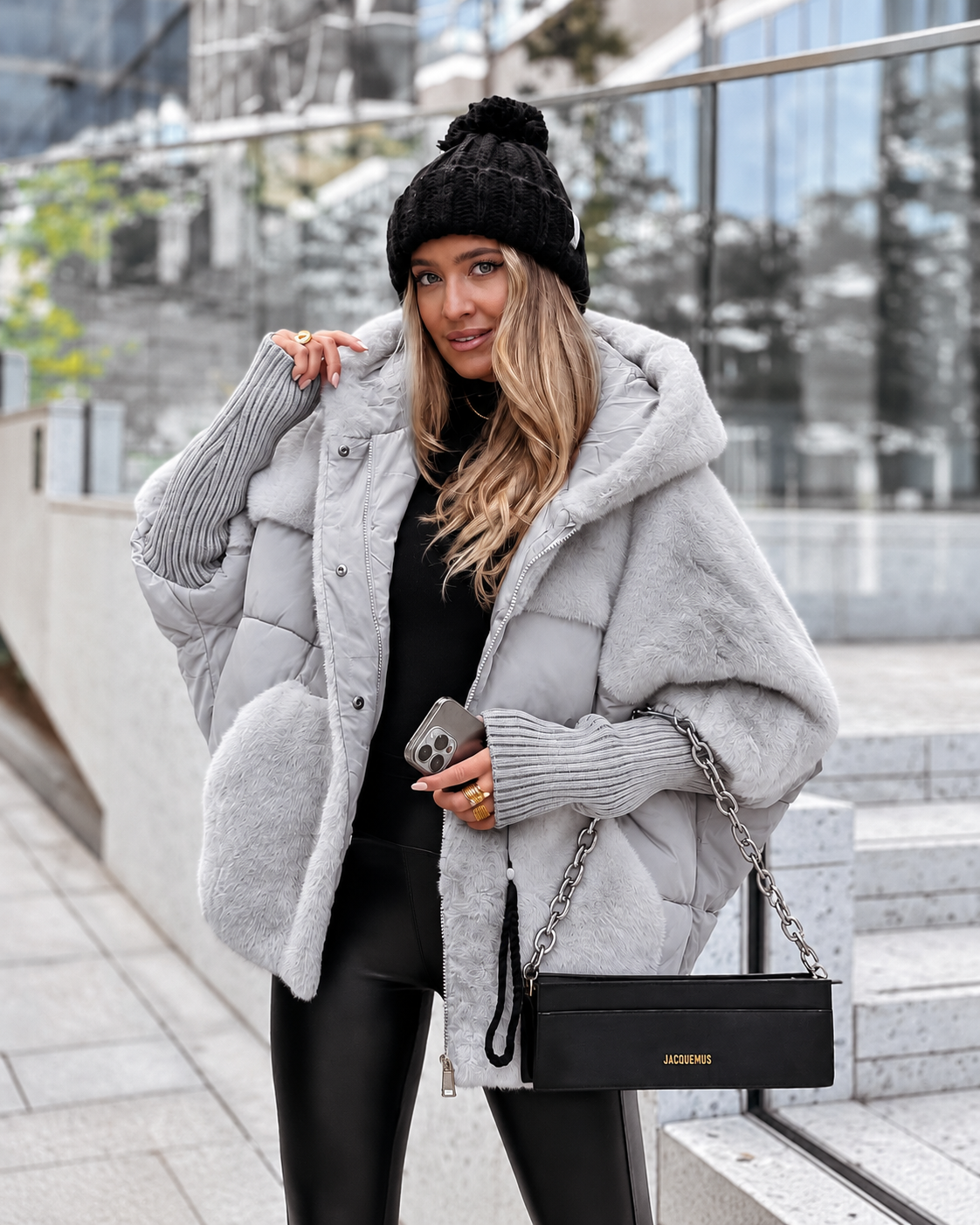 Arianna | Giacca imbottita trapuntata oversize da donna con cappuccio e bordino effetto montone